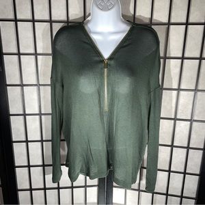 Suite Blanco ladies top size small (NWT)